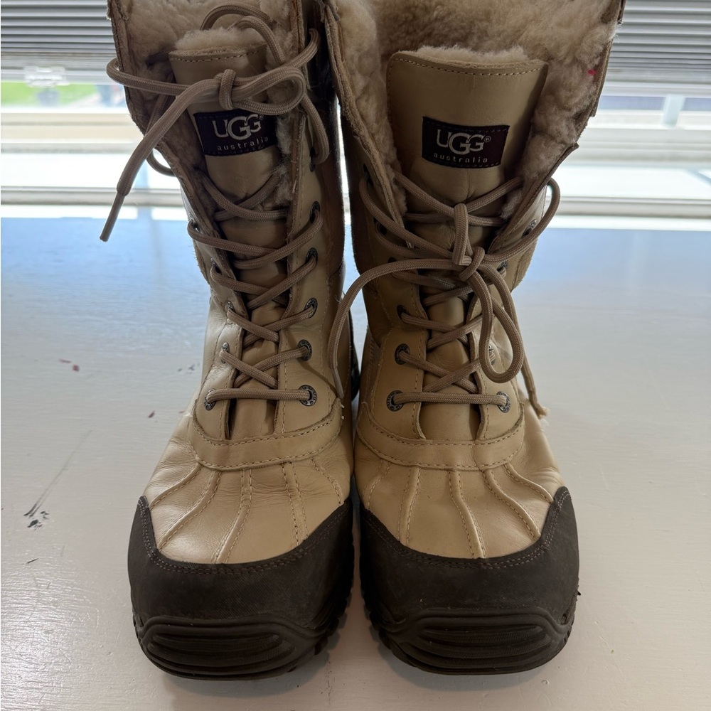 UGG Tan and Dark Brown Adirondack ii